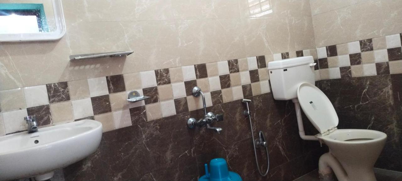 J J Homes أوتي المظهر الخارجي الصورة