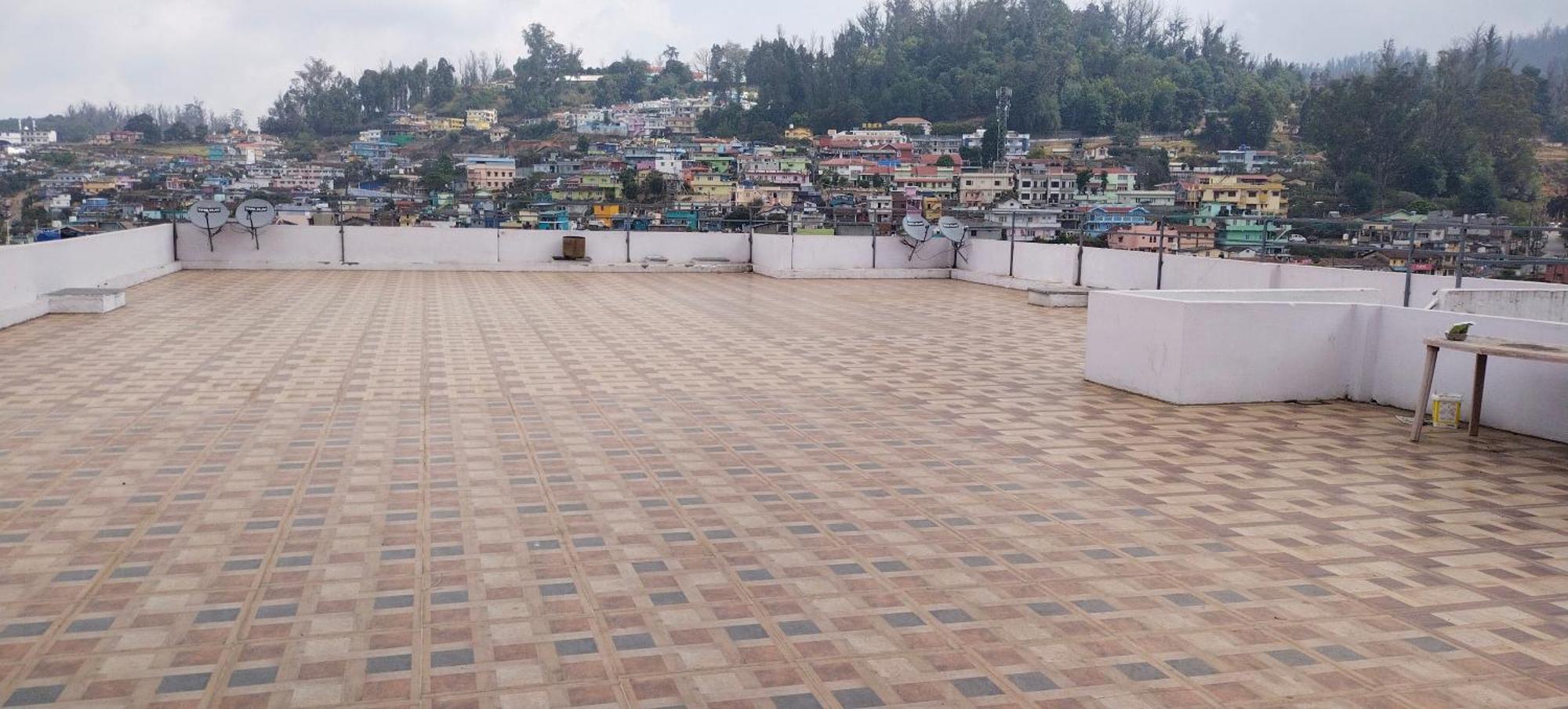 J J Homes أوتي المظهر الخارجي الصورة
